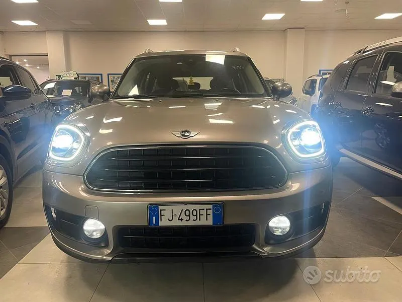 Usata Mini One D Countryman Business 116 CV (85 kW) 2017 Grigio SUV