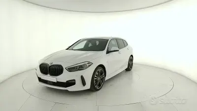 Begagnad BMW 118 M Sport 150 HK (110 kW) 2024 Vit Halvkombi