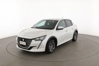 Usata Peugeot e-208 Active 100 kW (136 CV) 2020 Bianco Utilitaria