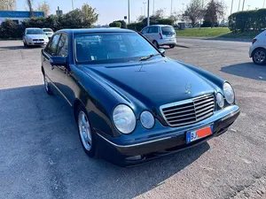 Käytetty Mercedes E200