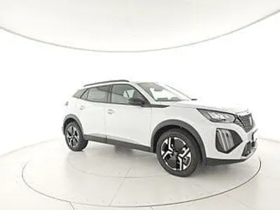 Usata Peugeot 2008 Allure 101 CV (74 kW) 2025 Grigio SUV