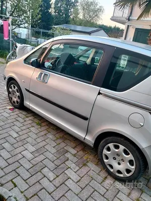 Begagnad Peugeot 1007