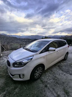 Begagnad Kia Carens