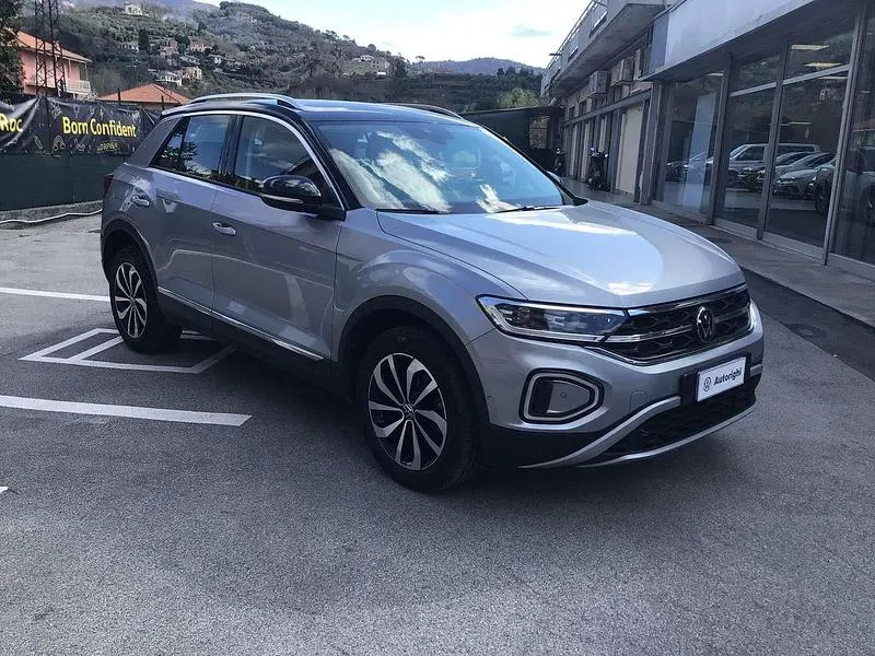 Usata VW T-Roc Style 150 CV (110 kW) 2023 Argento SUV
