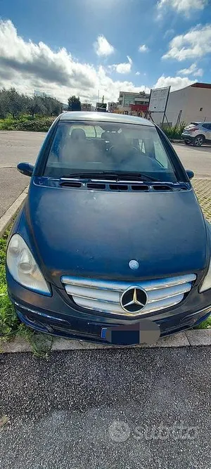 Begagnad Mercedes B200