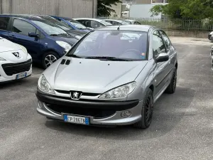 Begagnad Peugeot 206