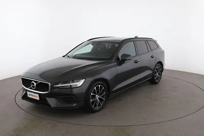 Käytetty Volvo V60 Business Edition 197 HP (144 kW) 2021 Harmaa Farmari