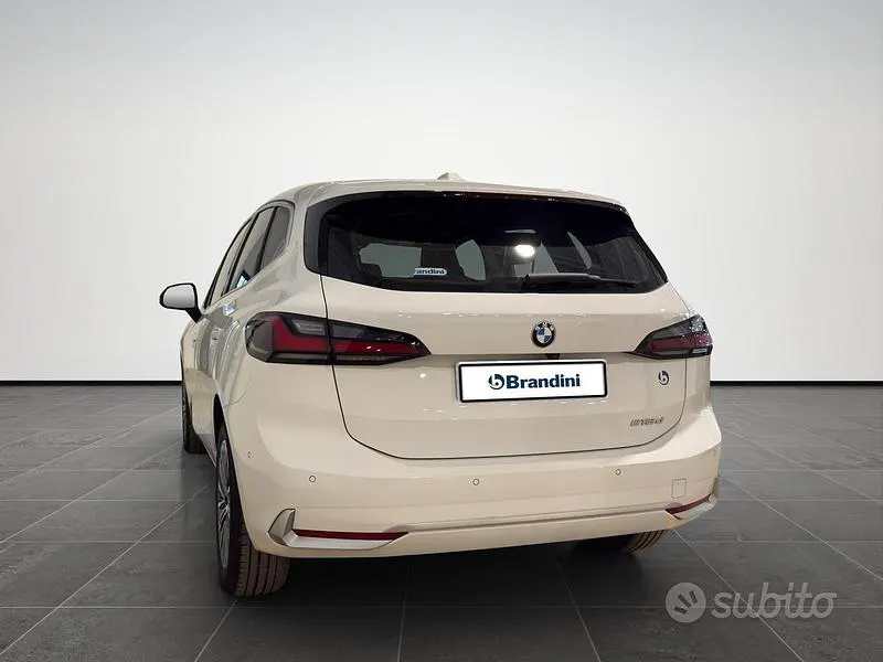 Usata BMW 218 Active Tourer Luxury Line 150 CV (110 kW) 2022 Bianco Monovolume