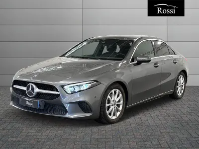 Käytetty Mercedes A200 163 HP (119 kW) 2021 Hopea Sedan