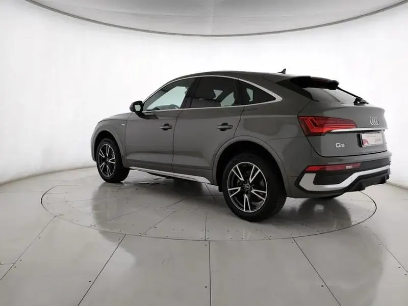 Usata Audi Q5 Sportback S-Line 204 CV (150 kW) 2024 Grigio SUV