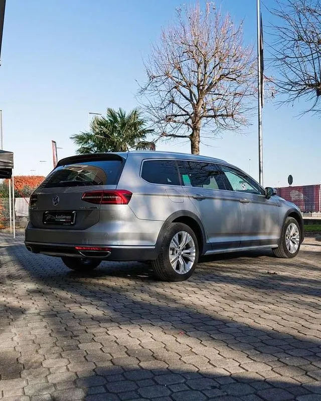 Usata VW Passat Alltrack Executive 190 CV (139 kW) 2016 Argento Station wagon