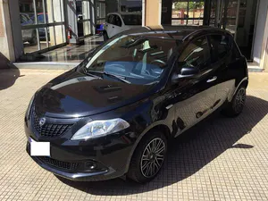 Begagnad Lancia Ypsilon