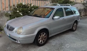 Begagnad Lancia Lybra