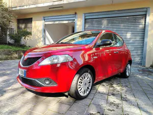Begagnad Lancia Ypsilon