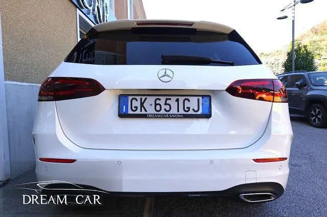 Usata Mercedes B180 Premium 116 CV (85 kW) 2022 Bianco pastello Monovolume