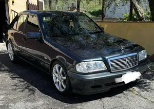 Begagnad Mercedes C180