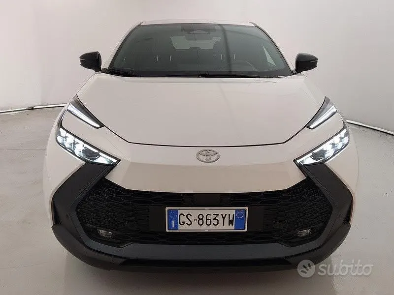 Usata Toyota C-HR Trend 152 CV (111 kW) 2024 Bianco SUV