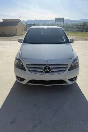 Begagnad Mercedes B160