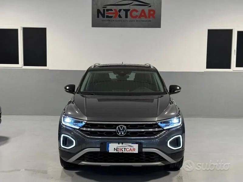 Usata VW T-Roc Style 150 CV (110 kW) 2023 Grigio SUV