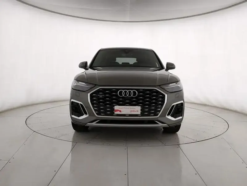Usata Audi Q5 Sportback S-Line 204 CV (150 kW) 2024 Grigio SUV