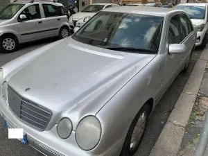Käytetty Mercedes E200