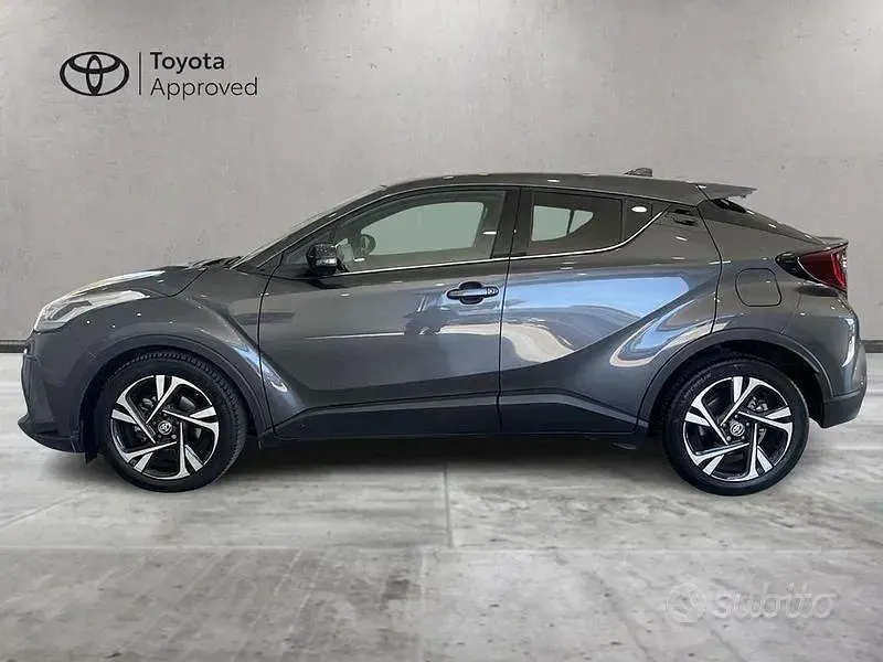 Usata Toyota C-HR Trend 122 CV (89 kW) 2023 Grigio SUV