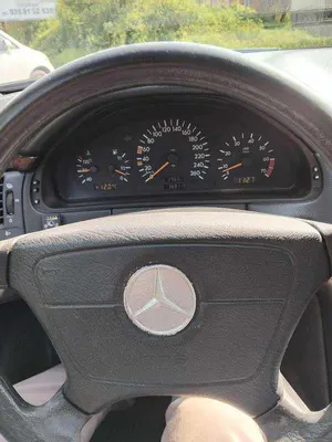 Begagnad Mercedes E200