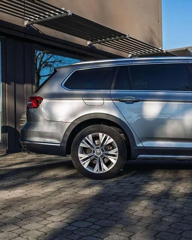 Usata VW Passat Alltrack Executive 190 CV (139 kW) 2016 Argento Station wagon