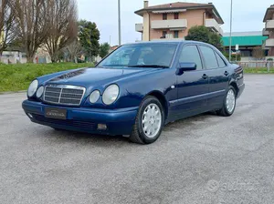Begagnad Mercedes E200