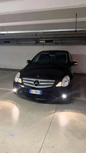 Begagnad Mercedes R320