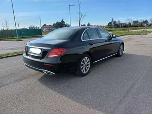 Begagnad Mercedes E200
