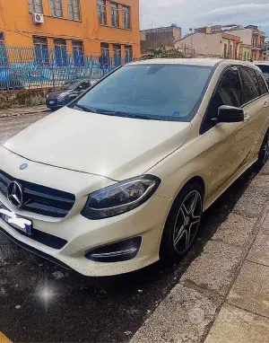 Begagnad Mercedes B200