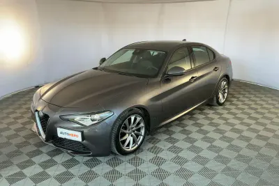Gebraucht Alfa Romeo Giulia Super 150 PS (110 kW) 2016 Grau Limousine
