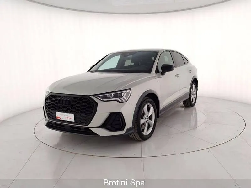 Usata Audi Q3 Sportback S-Line 245 CV (180 kW) 2021 Grigio metallizzato SUV