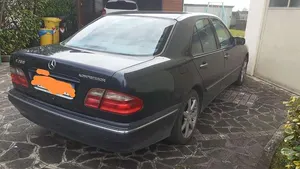 Käytetty Mercedes E200