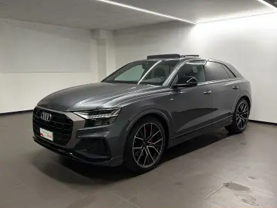 Käytetty Audi Q8 Sport 286 HP (210 kW) 2022 Harmaa Katumaasturi