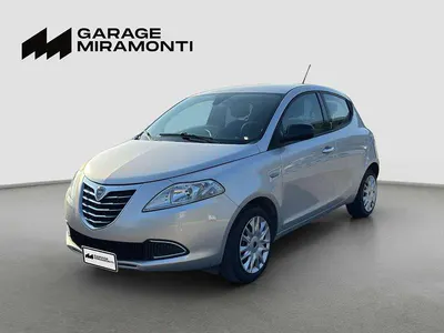 Usata Lancia Ypsilon Gold 69 CV (50 kW) 2015 Grigio Utilitaria