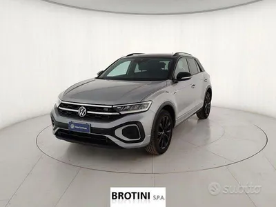 Usata VW T-Roc R-line 110 CV (80 kW) 2024 Grigio SUV