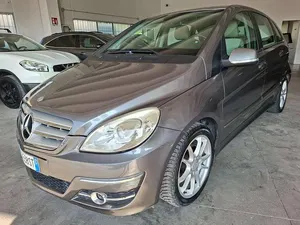 Begagnad Mercedes B200