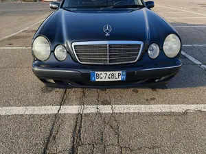 Käytetty Mercedes E200