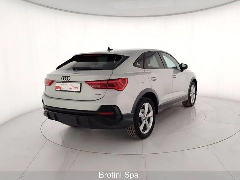 Usata Audi Q3 Sportback S-Line 245 CV (180 kW) 2021 Grigio metallizzato SUV