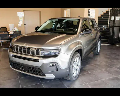 Uusi Jeep Avenger Altitude 109 HP (80 kW) 2025 Harmaa Katumaasturi