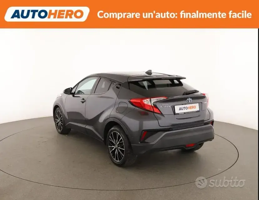 Usata Toyota C-HR 98 CV (72 kW) 2017 Grigio SUV