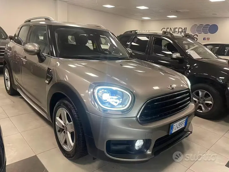 Usata Mini One D Countryman Business 116 CV (85 kW) 2017 Grigio SUV