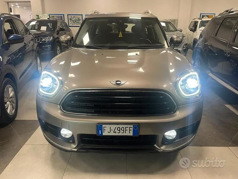 Usata Mini One D Countryman Business 116 CV (85 kW) 2017 Grigio SUV