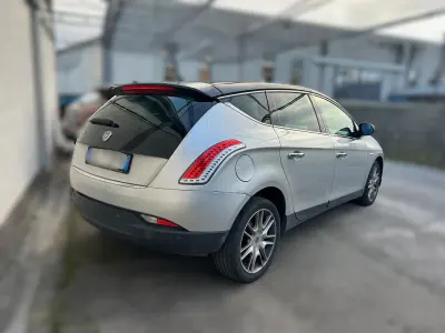 Gebraucht Lancia Delta 120 PS (88 kW) 2008 Grau Kleinwagen