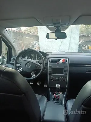 Begagnad Mercedes B200