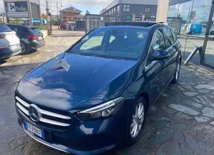 Begagnad Mercedes B220