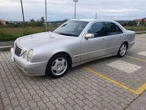 Käytetty Mercedes E200