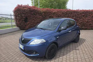 Begagnad Lancia Ypsilon